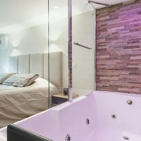 Avec Jacuzzi, Le Saccard Apartment Villeneuve-le-Roi